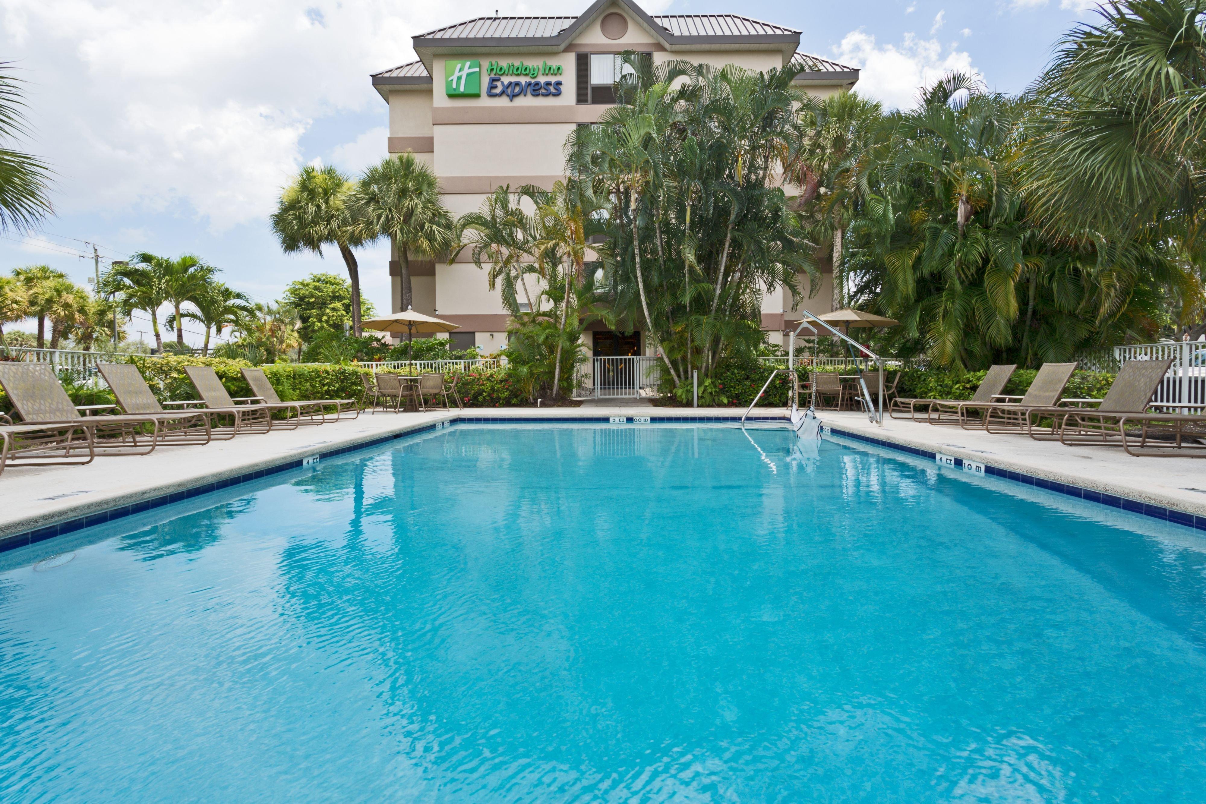 Holiday Inn Express Fort Lauderdale North - Executive Airport By Ihg Екстер'єр фото