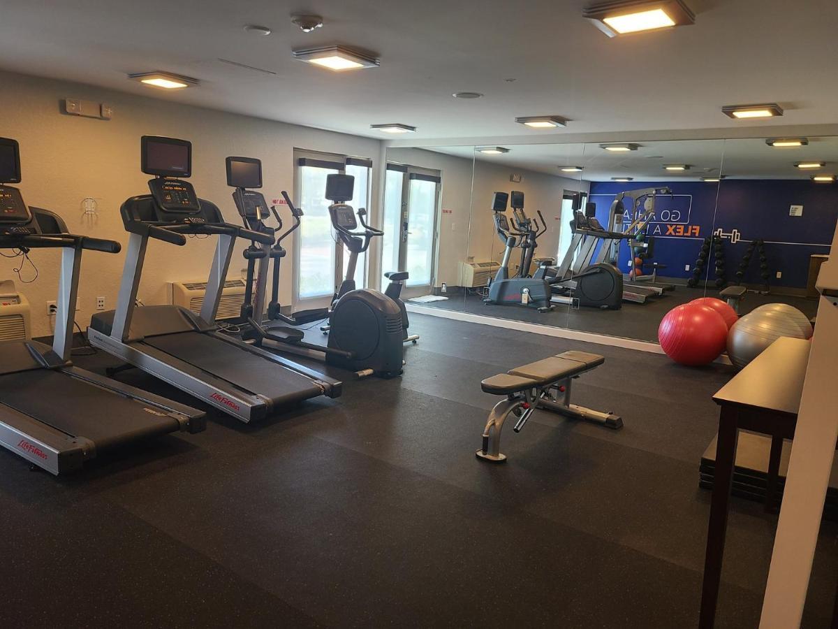 Holiday Inn Express Fort Lauderdale North - Executive Airport By Ihg Екстер'єр фото