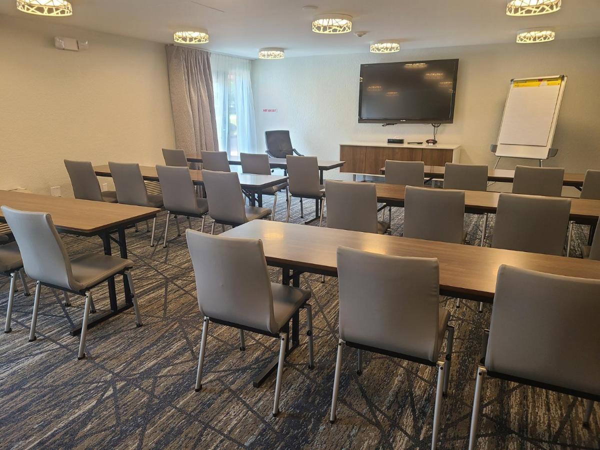Holiday Inn Express Fort Lauderdale North - Executive Airport By Ihg Екстер'єр фото