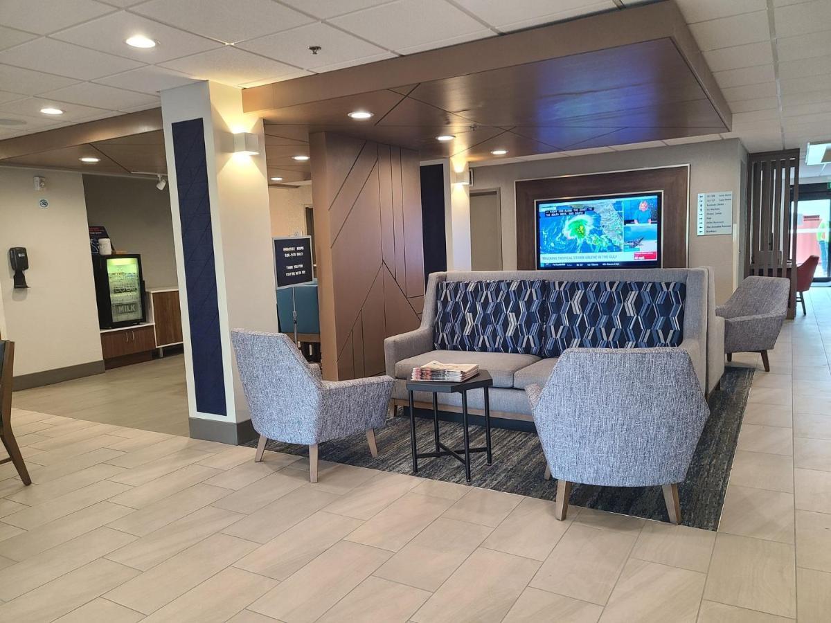 Holiday Inn Express Fort Lauderdale North - Executive Airport By Ihg Екстер'єр фото