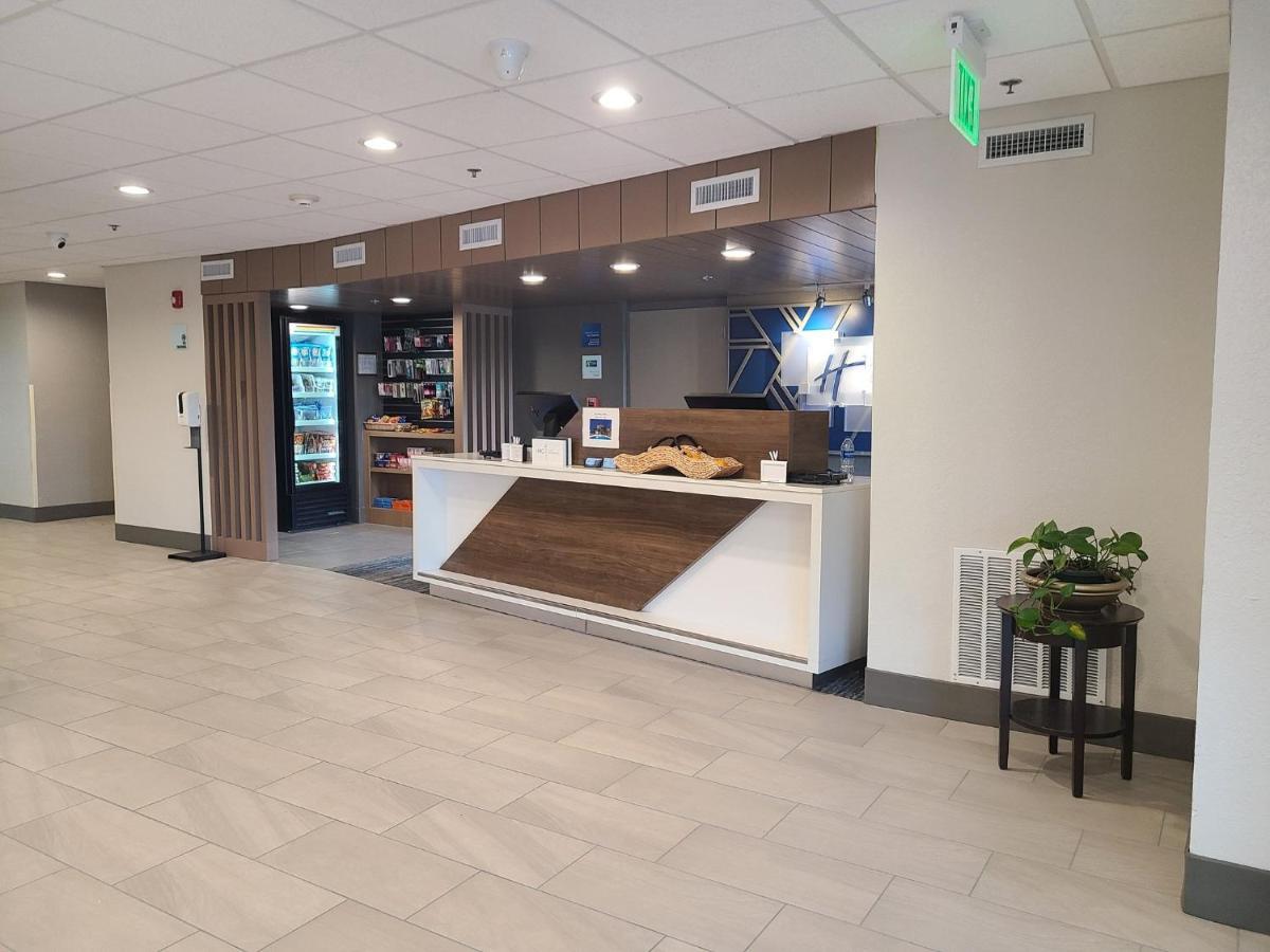 Holiday Inn Express Fort Lauderdale North - Executive Airport By Ihg Екстер'єр фото