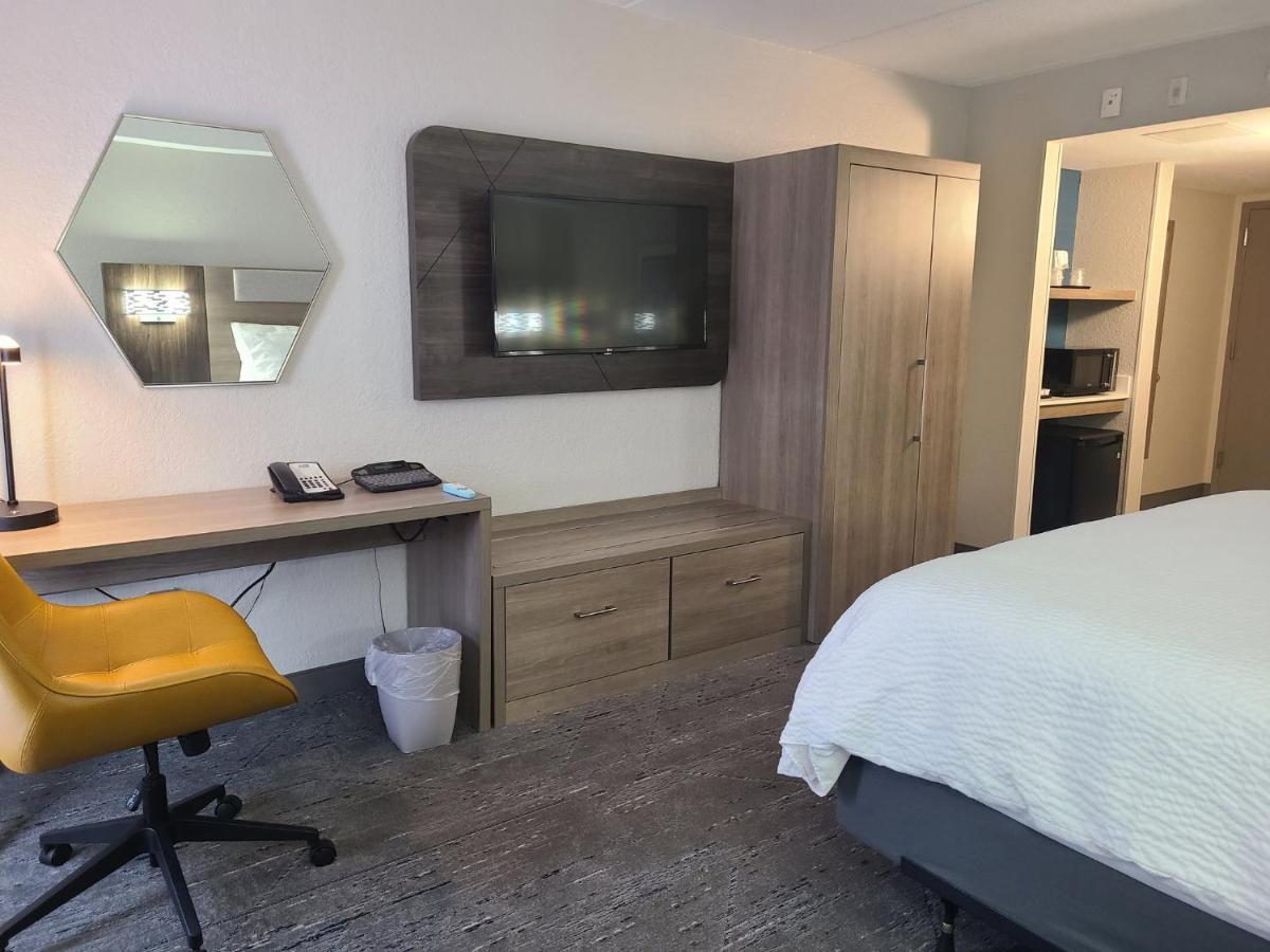 Holiday Inn Express Fort Lauderdale North - Executive Airport By Ihg Екстер'єр фото