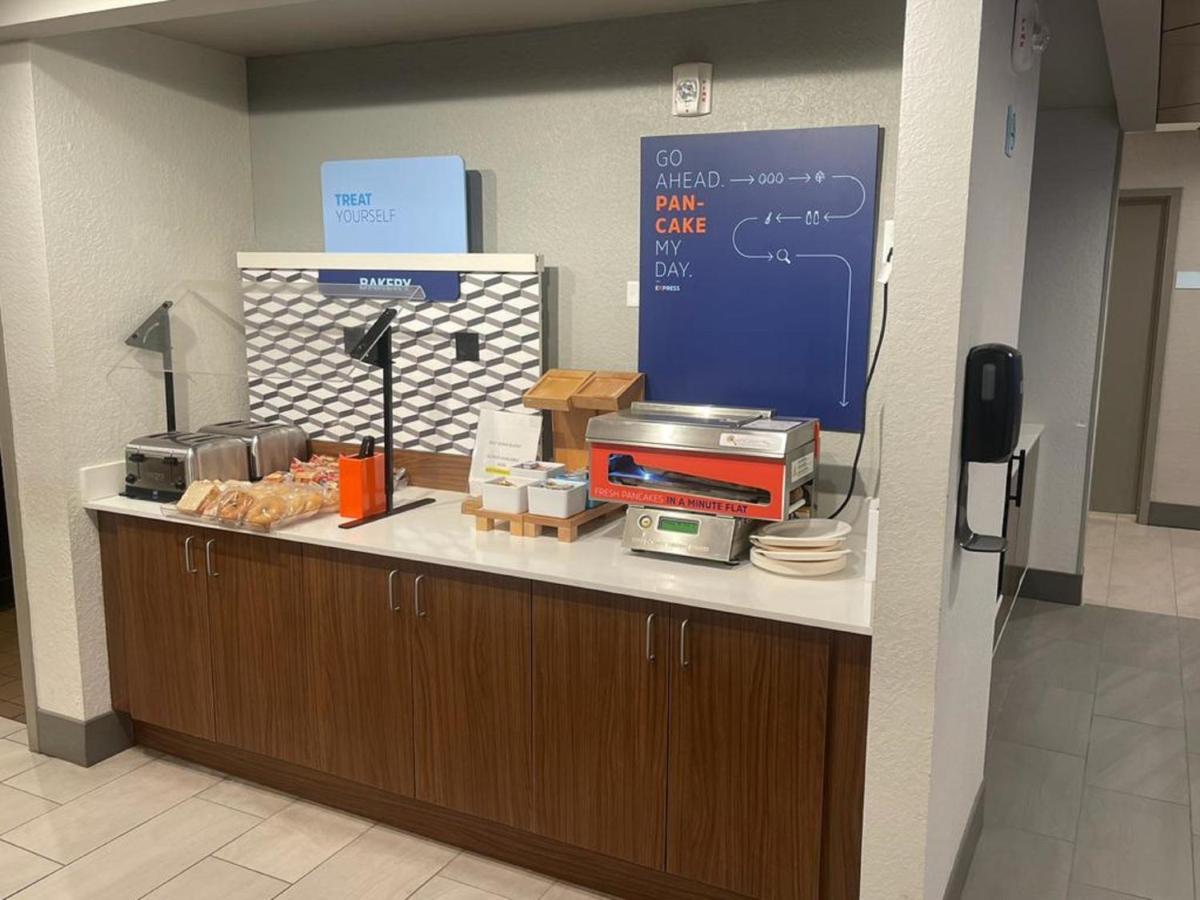 Holiday Inn Express Fort Lauderdale North - Executive Airport By Ihg Екстер'єр фото