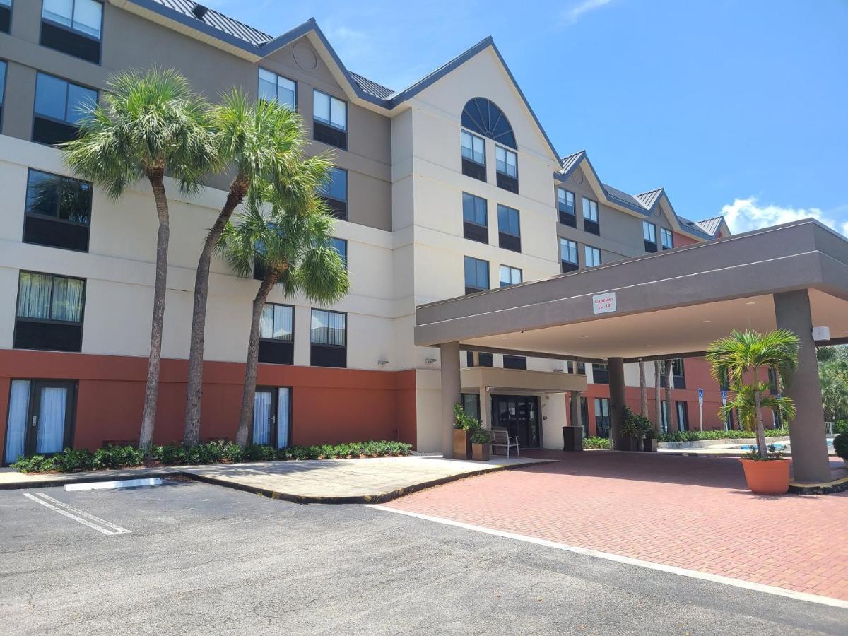 Holiday Inn Express Fort Lauderdale North - Executive Airport By Ihg Екстер'єр фото