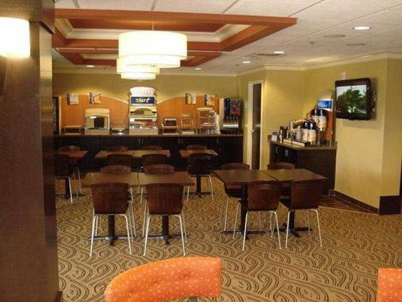 Holiday Inn Express Fort Lauderdale North - Executive Airport By Ihg Екстер'єр фото